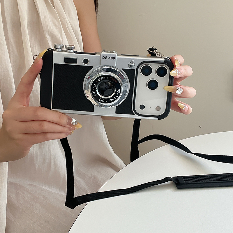 Emily in Paris Vintage Camera  - огляд і ціна Vintage Item