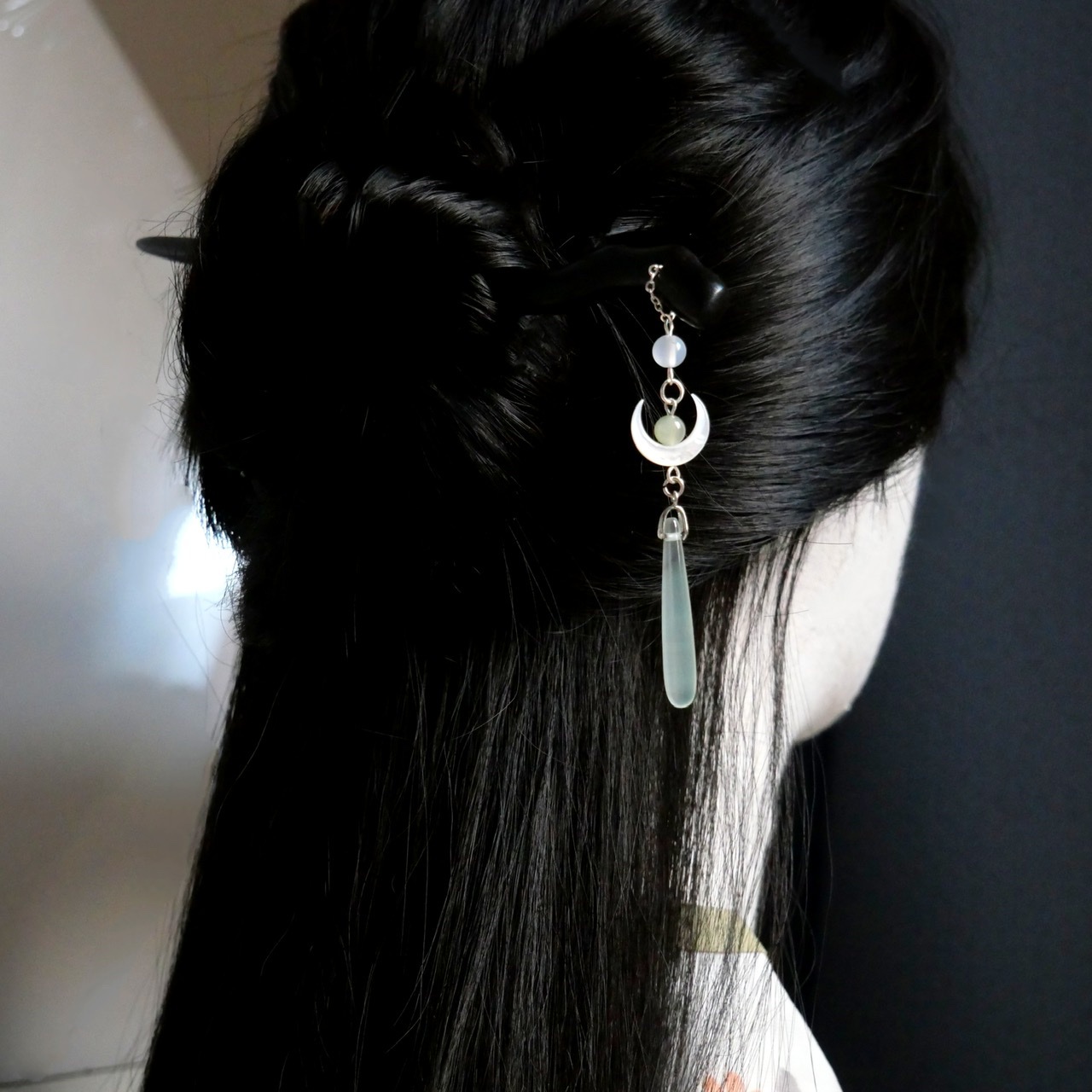 Traditional Wooden Black Hair  - огляд і ціна Vintage Collectible Item