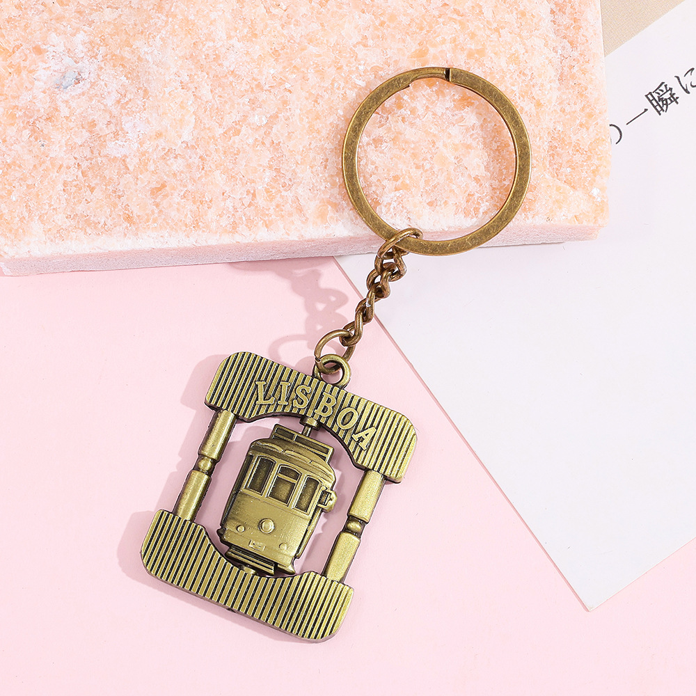Vintage Tram Design Metal Keyc - огляд і ціна Vintage Item