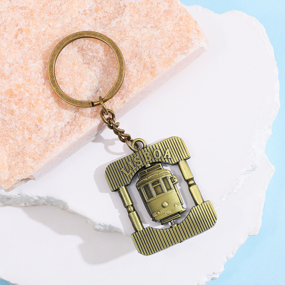Vintage Tram Design Metal Keyc - огляд і ціна Vintage Item